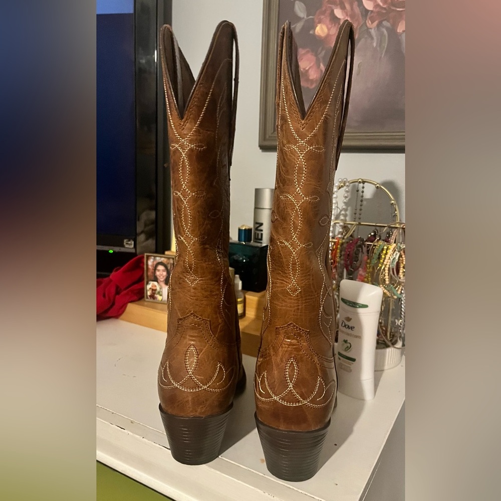 Ariat cowboy boots - Picture 2 of 6